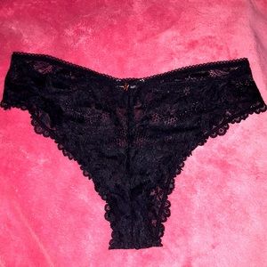 NWOT Savage X Fenty Lace Cheeky Undies